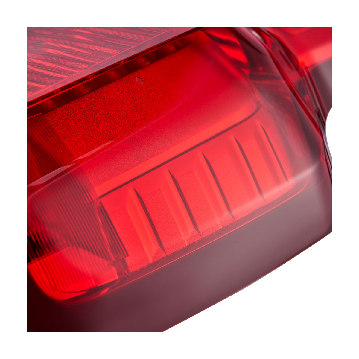 For 2019-2026 Chevy Silverado 1500 2500HD 3500HD Halogen Taillight Driver W/Bulb